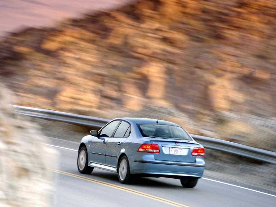  Saab 9-3 Sport Sedan 2002 года  (US) (фото 3 из 11)